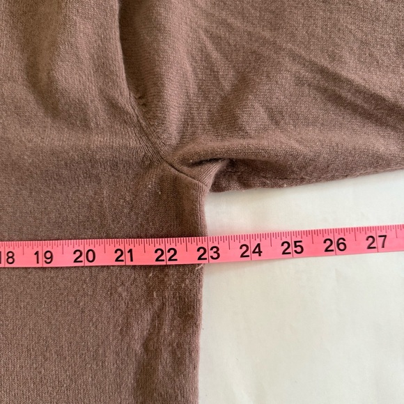 Everlane Cashmere Mock Turtleneck Crop Boxy Sweater Mauve Brown Size Medium - Picture 7 of 8